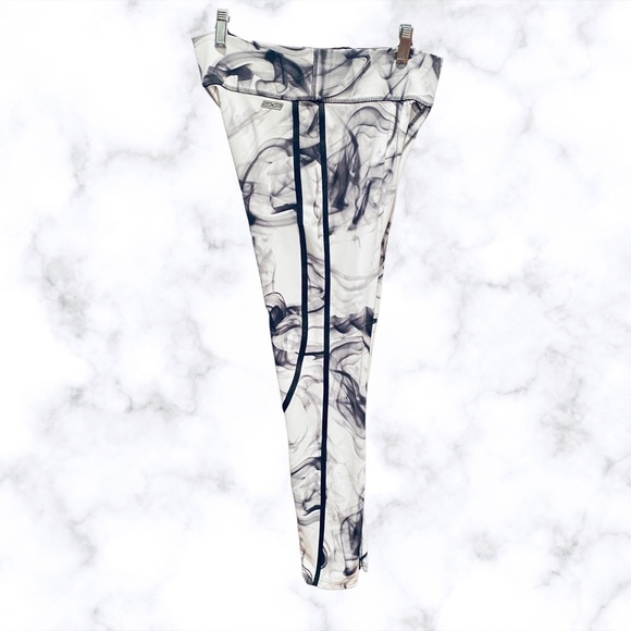 EXP Core Swirl Workout Leggings | M - Picture 3 of 9